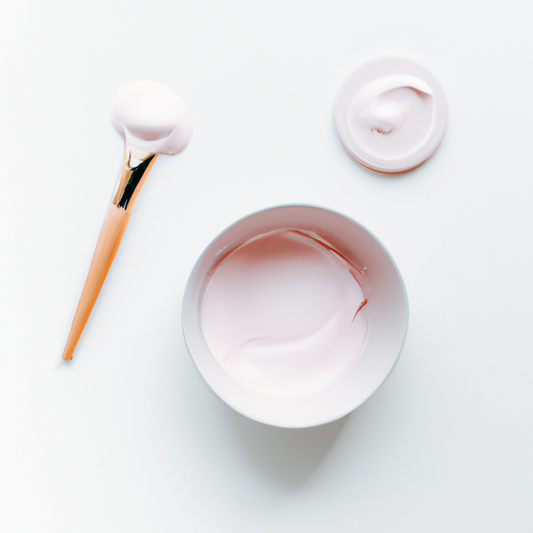 L’art de masser son visage : rituels holistiques pour une peau détendue