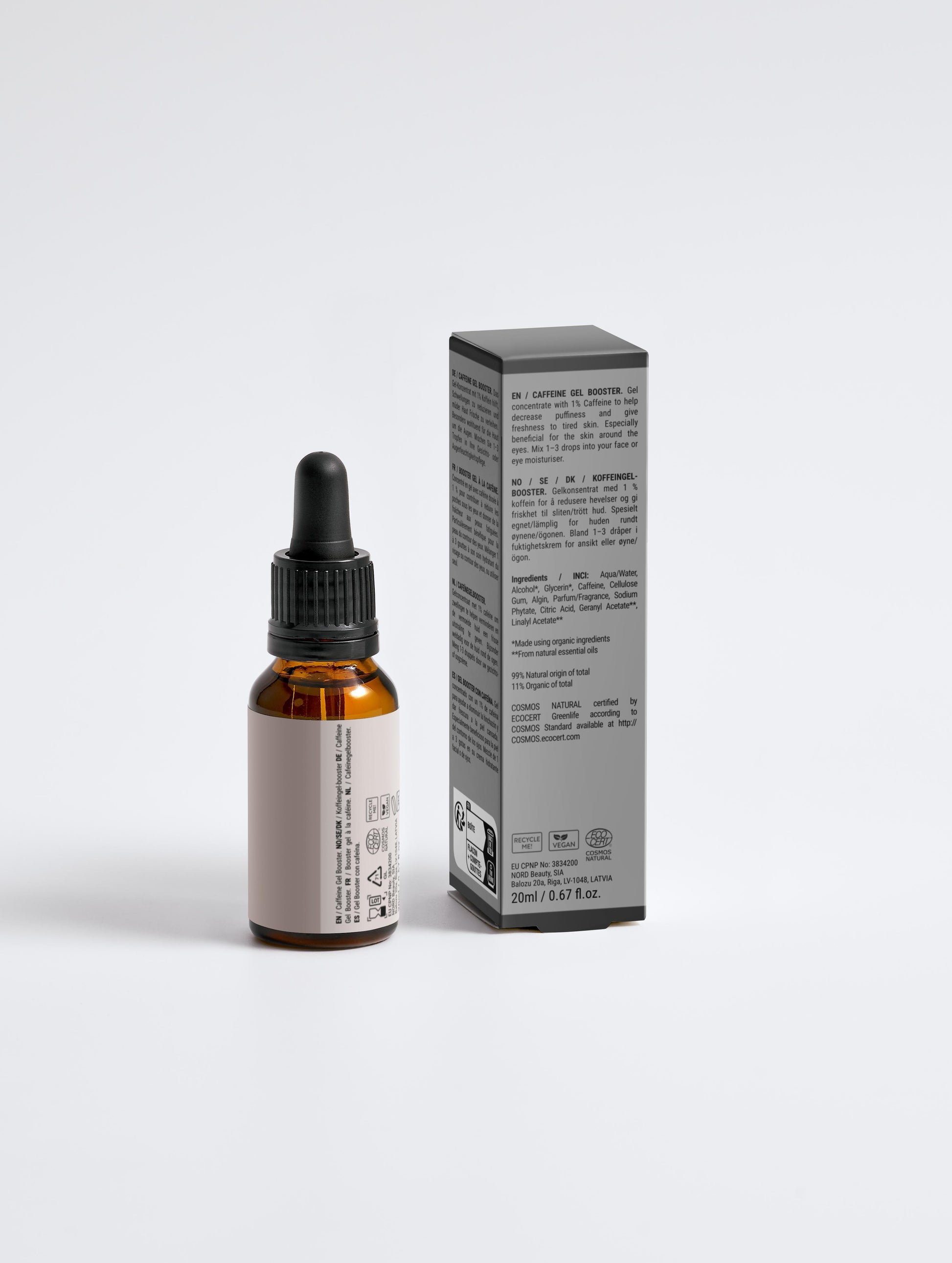 Application du gel à la caféine sur le contour des yeux pour un effet décongestionnant – DERMANOVA

